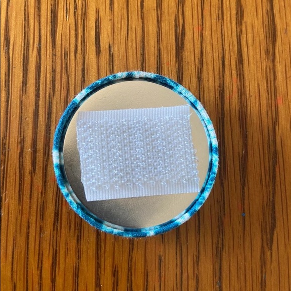 Navy Blue, Light Blue, and White Flower Interchangeable Badge Topper - Picture 2 of 2